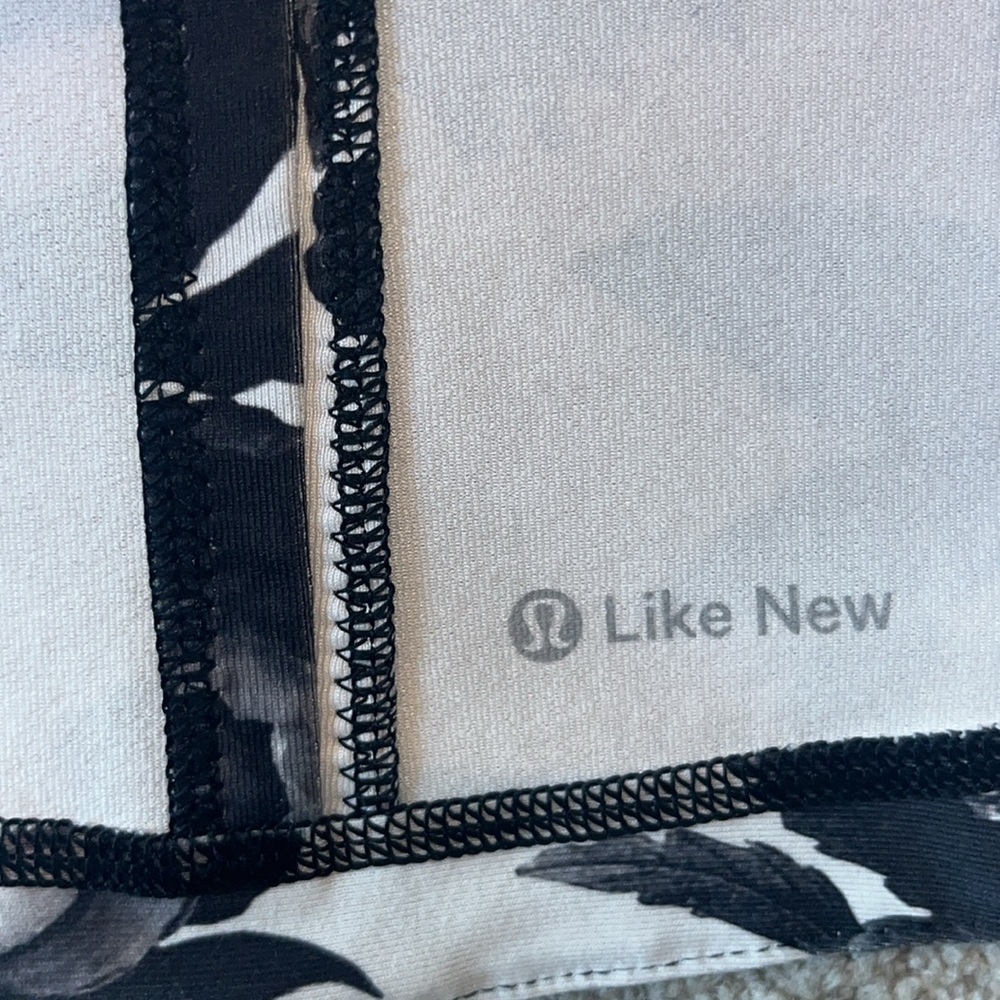 Lululemon Athletica Black and White Floral Jacket - Picture 10 of 12